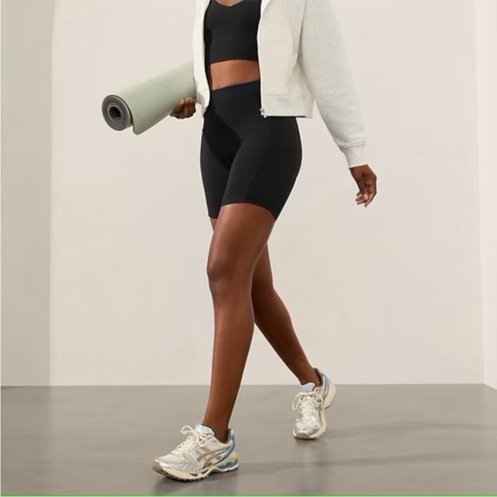 ATHLETA ULTIMATE STASH II 7" SHORT BLACK NEW SIZE XXS WORKOUT YOGA SHORTS